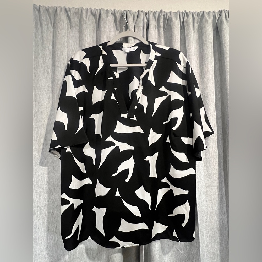 Nine West Monochrome Patterned Blouse